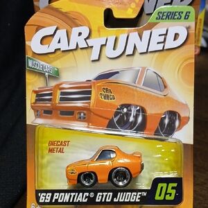 Car Tuned '69 Pontiac GTO Judge Diecast Toy Car